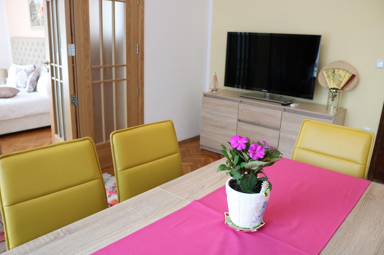 Sea Port Celebrity Apartment - Lets4Holiday Варна Экстерьер фото