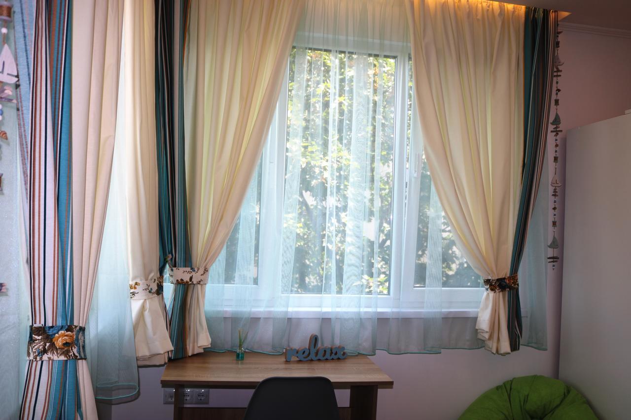 Sea Port Celebrity Apartment - Lets4Holiday Варна Экстерьер фото