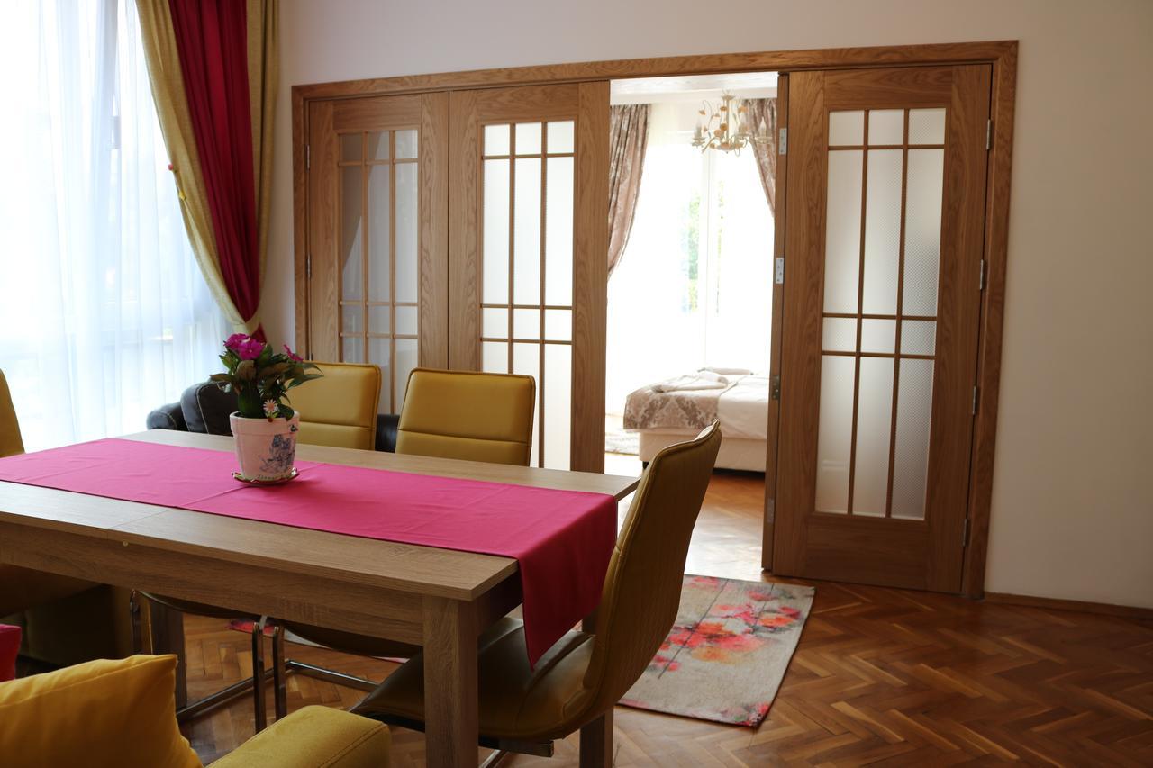 Sea Port Celebrity Apartment - Lets4Holiday Варна Экстерьер фото