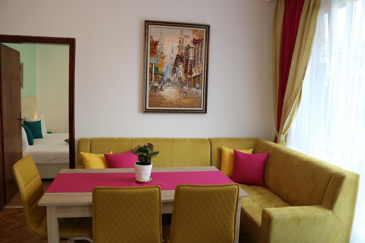 Sea Port Celebrity Apartment - Lets4Holiday Варна Экстерьер фото