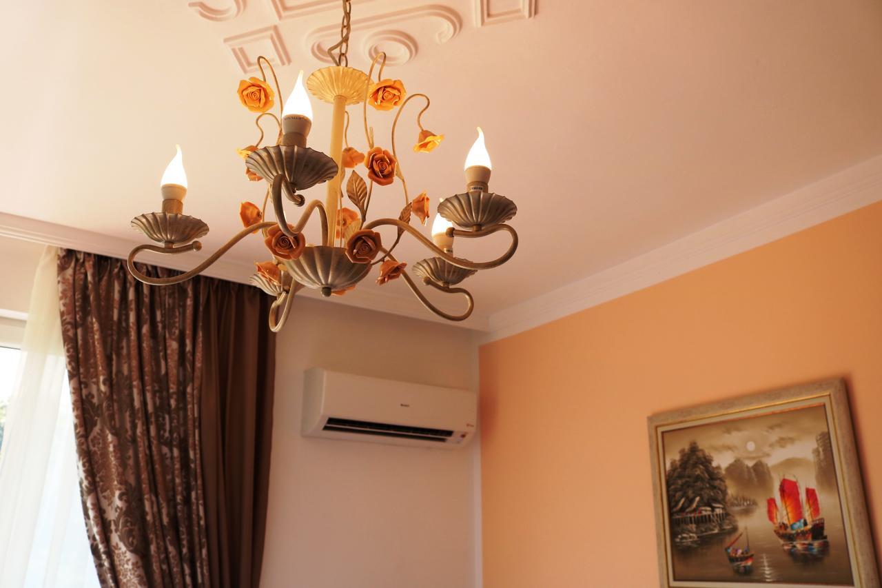 Sea Port Celebrity Apartment - Lets4Holiday Варна Экстерьер фото