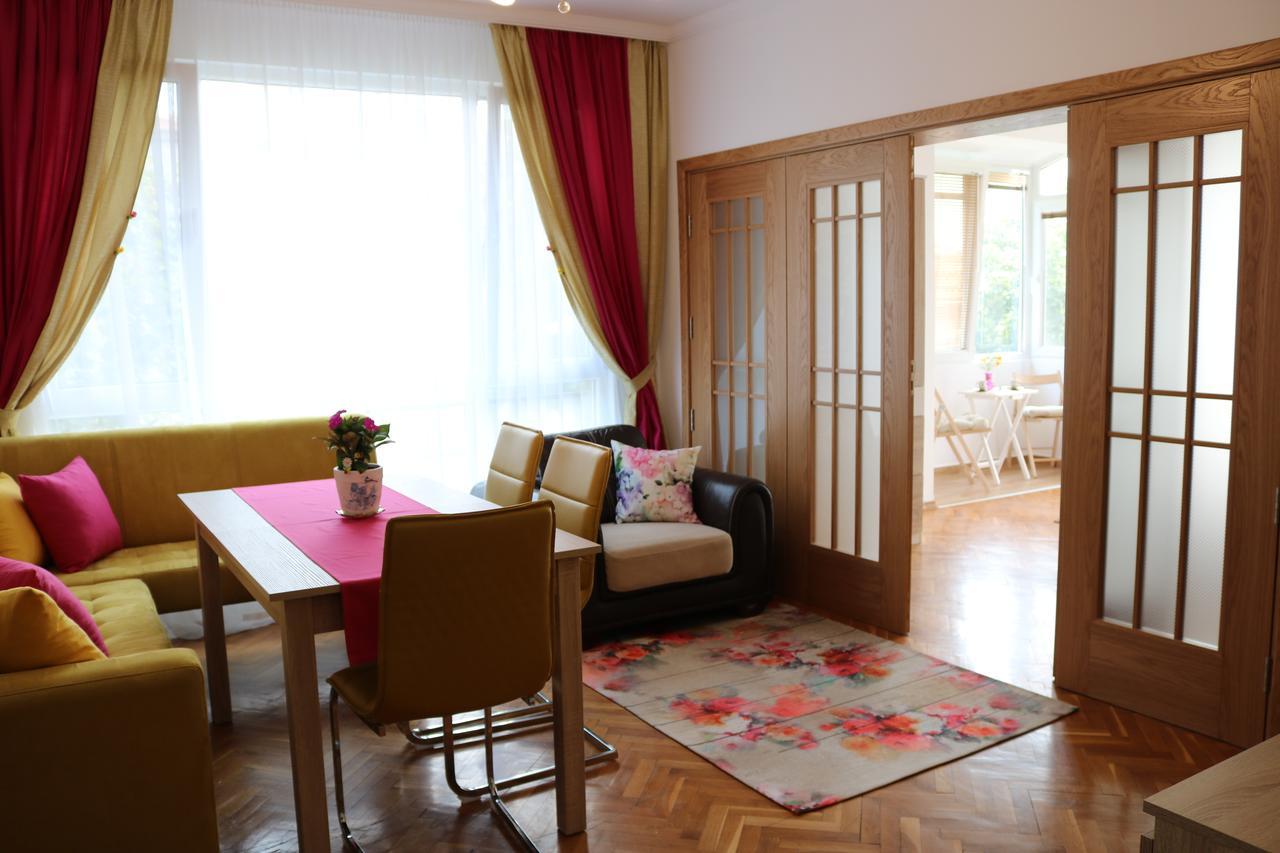 Sea Port Celebrity Apartment - Lets4Holiday Варна Экстерьер фото
