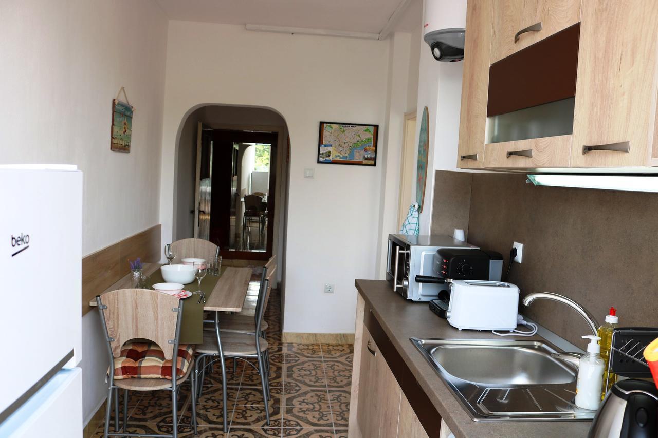 Sea Port Celebrity Apartment - Lets4Holiday Варна Экстерьер фото