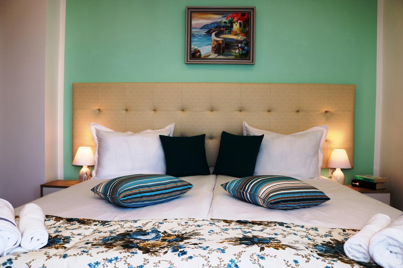 Sea Port Celebrity Apartment - Lets4Holiday Варна Экстерьер фото