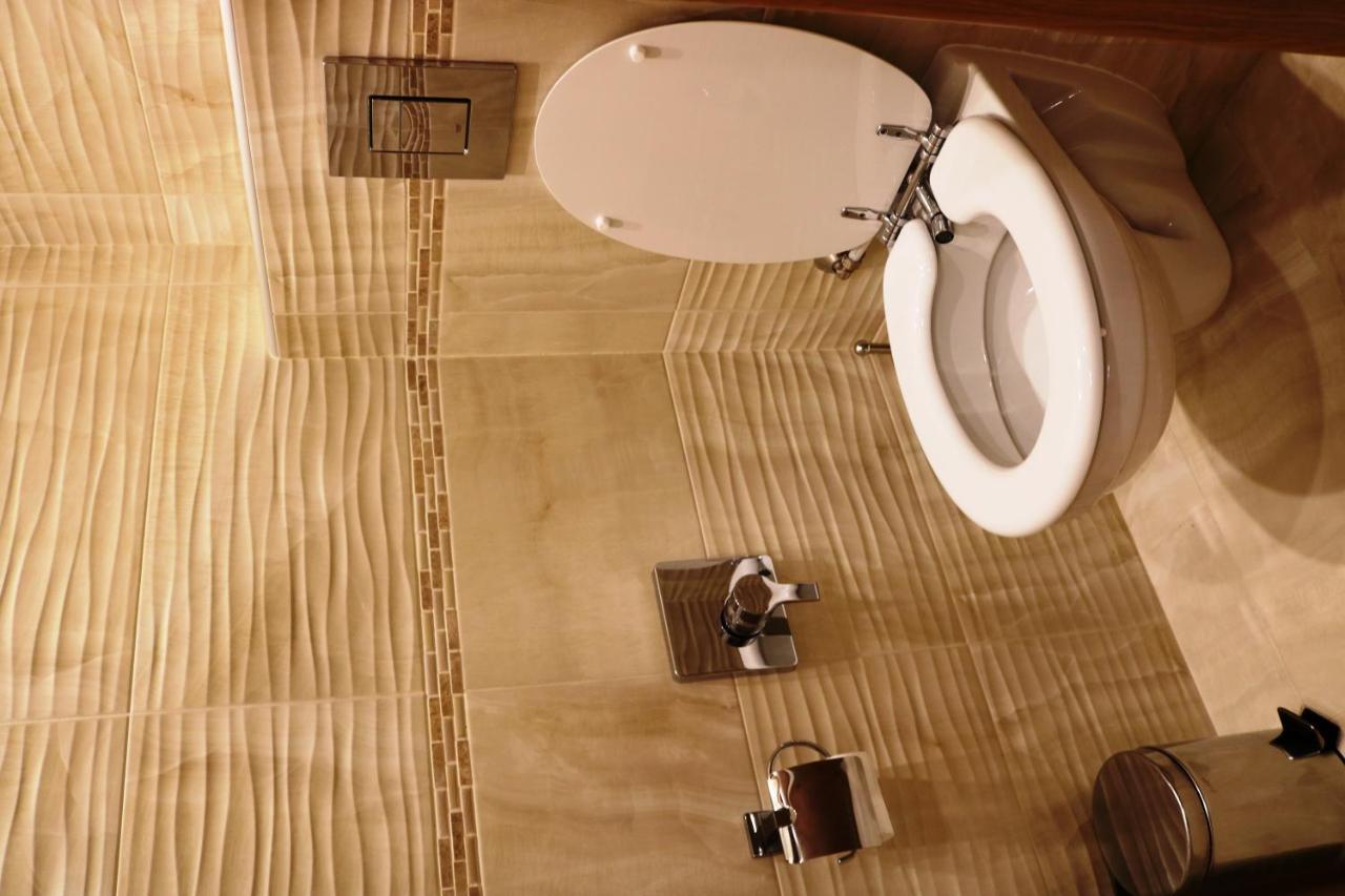 Sea Port Celebrity Apartment - Lets4Holiday Варна Экстерьер фото